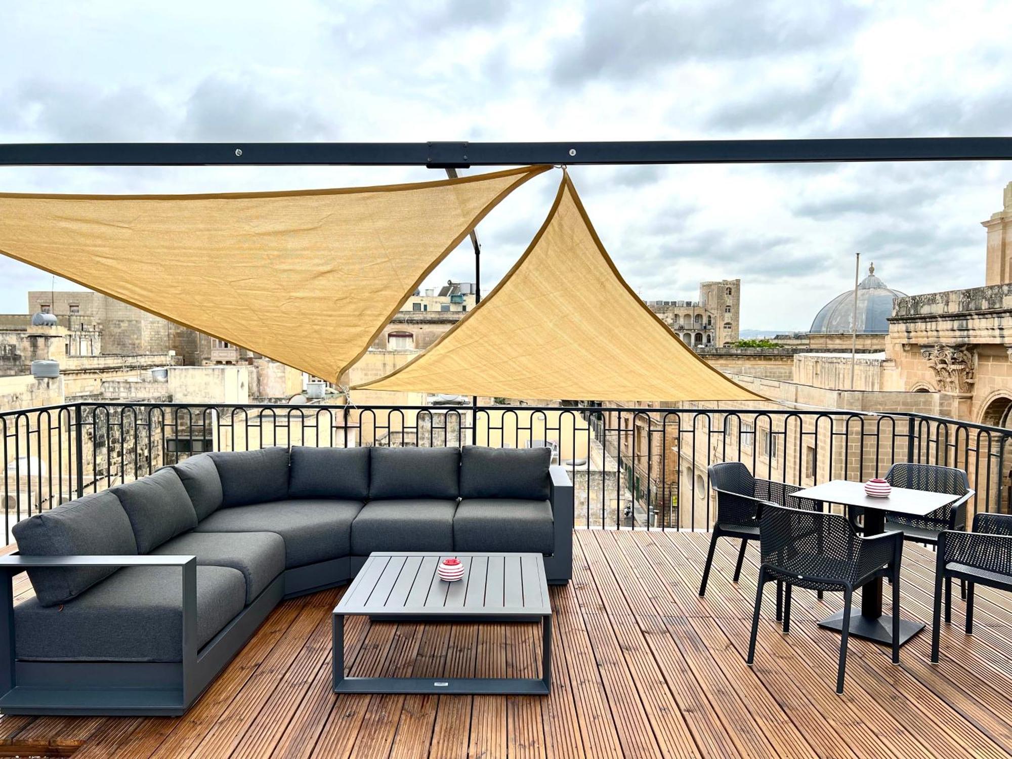 Florette Suite 1Br With Stunning Lounge Terrace By Arcobnb Ил-Фурияна Екстериор снимка
