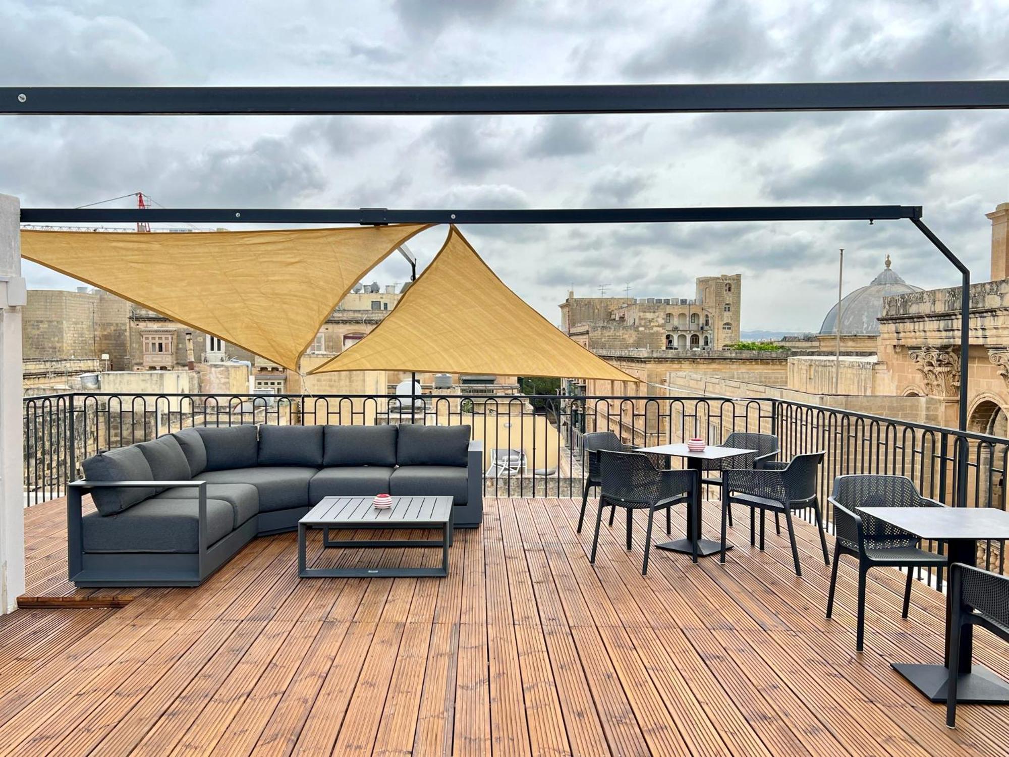 Florette Suite 1Br With Stunning Lounge Terrace By Arcobnb Ил-Фурияна Екстериор снимка